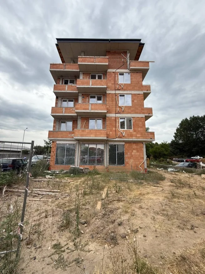 Четиристаен апартамент в новострояща се жилищна сграда в кв. Черно Море, г. Несебър — снимка 1